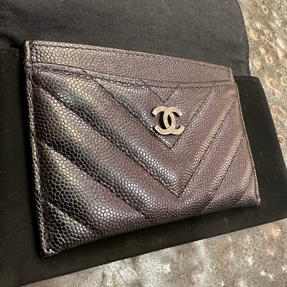 2017 Chanel Iridescent Caviar Chevron Card Case - Picture 4 of 9
